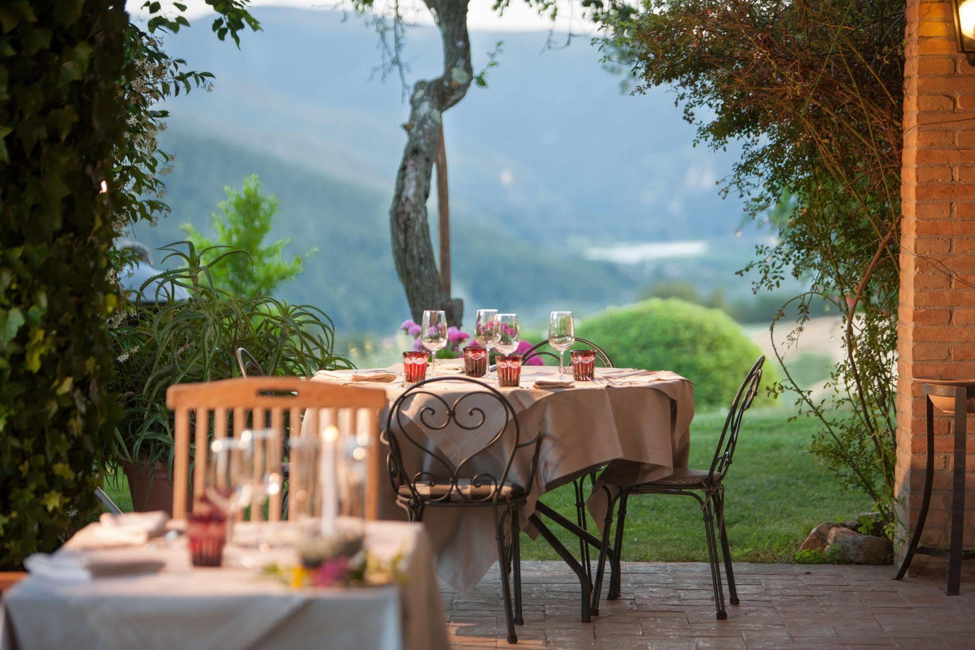 Tenuta Di Canonica Тоді Екстер'єр фото