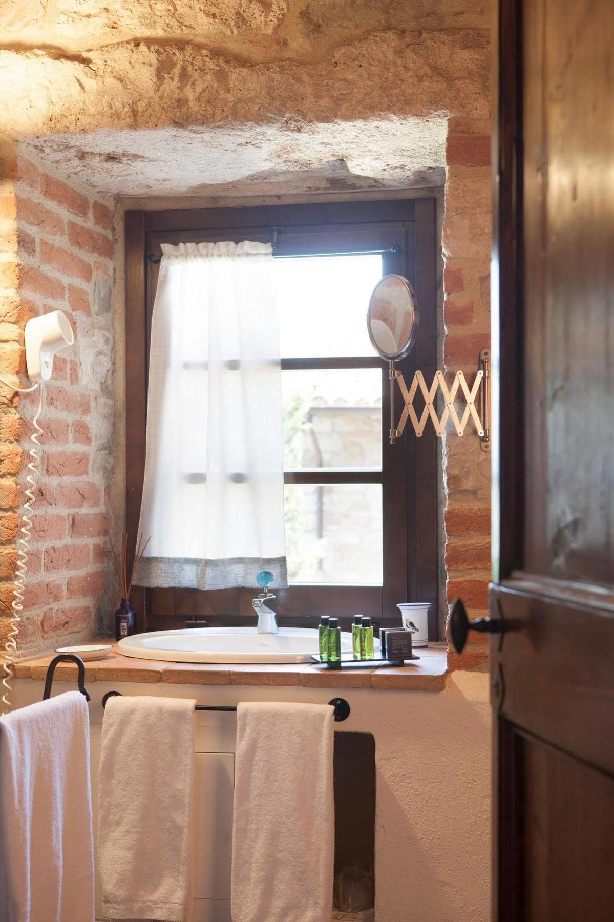 Tenuta Di Canonica Тоді Екстер'єр фото