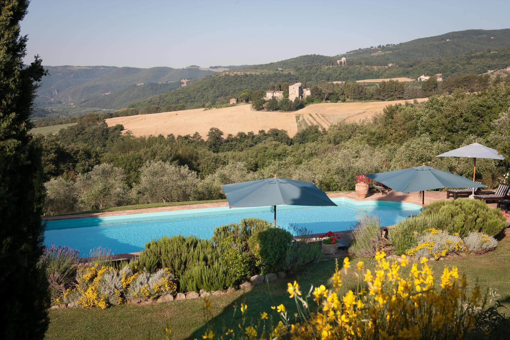 Tenuta Di Canonica Тоді Екстер'єр фото