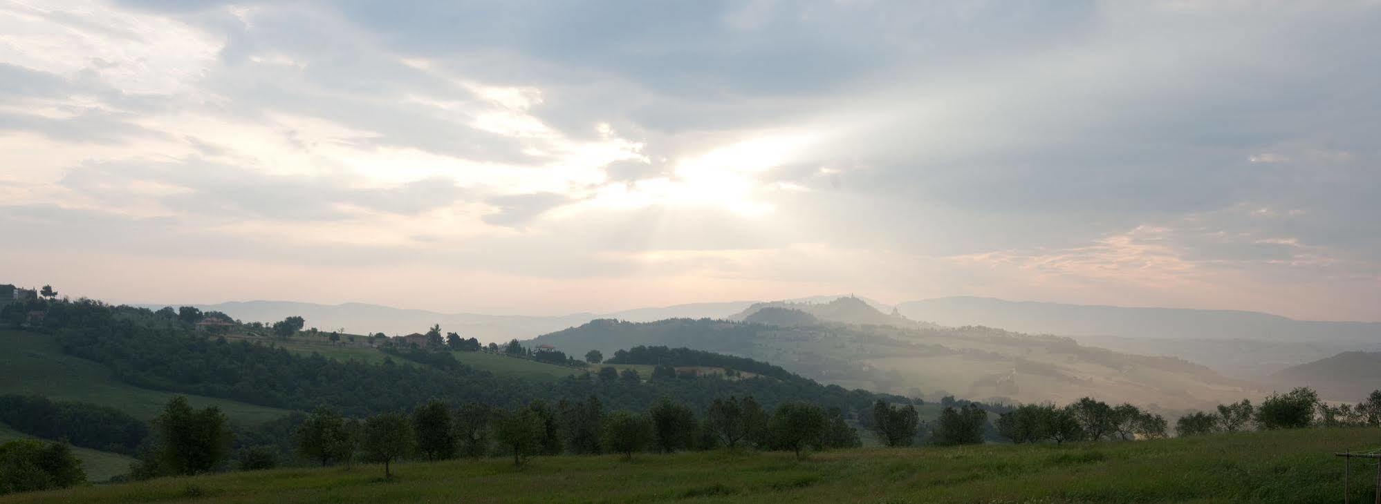 Tenuta Di Canonica Тоді Екстер'єр фото