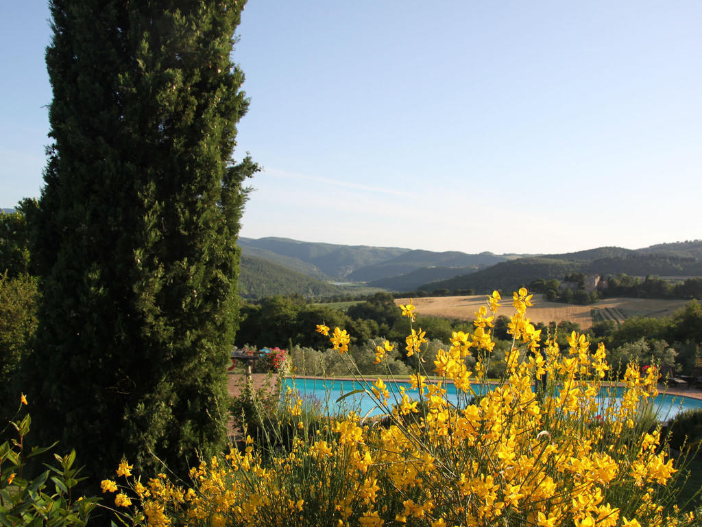 Tenuta Di Canonica Тоді Екстер'єр фото