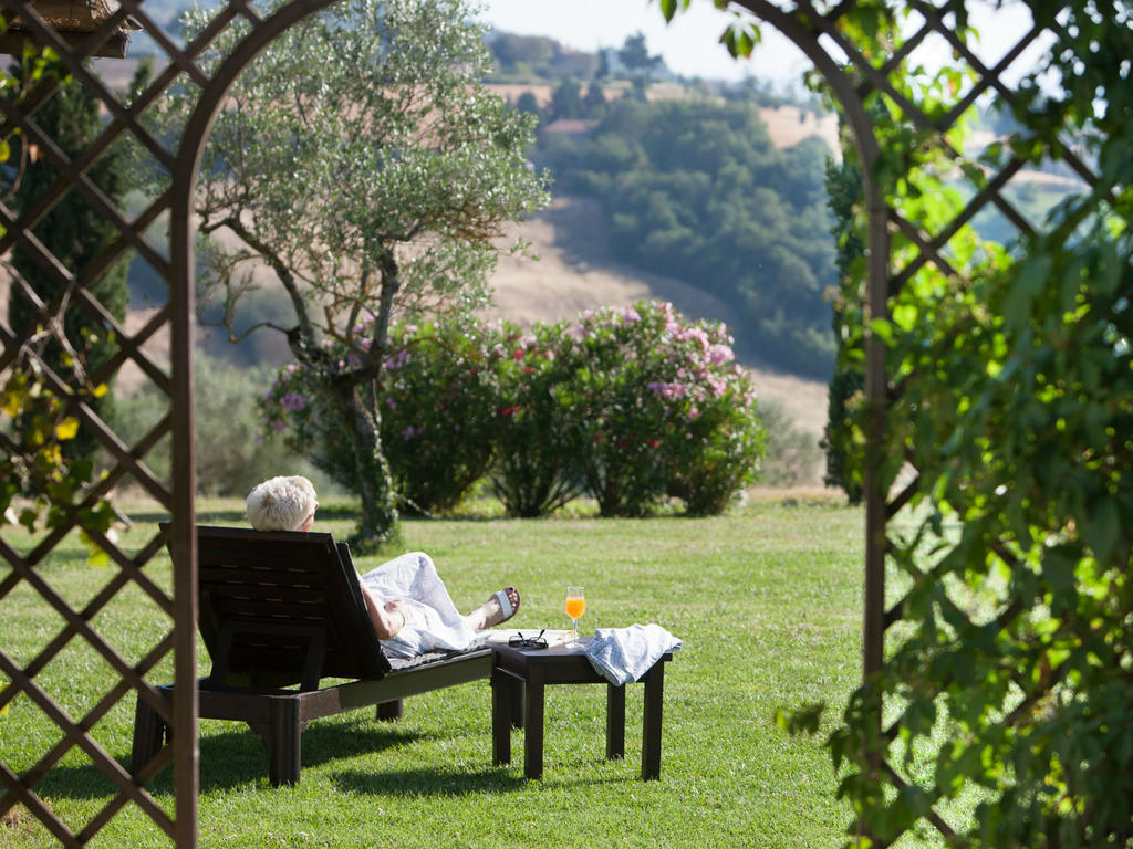 Tenuta Di Canonica Тоді Екстер'єр фото